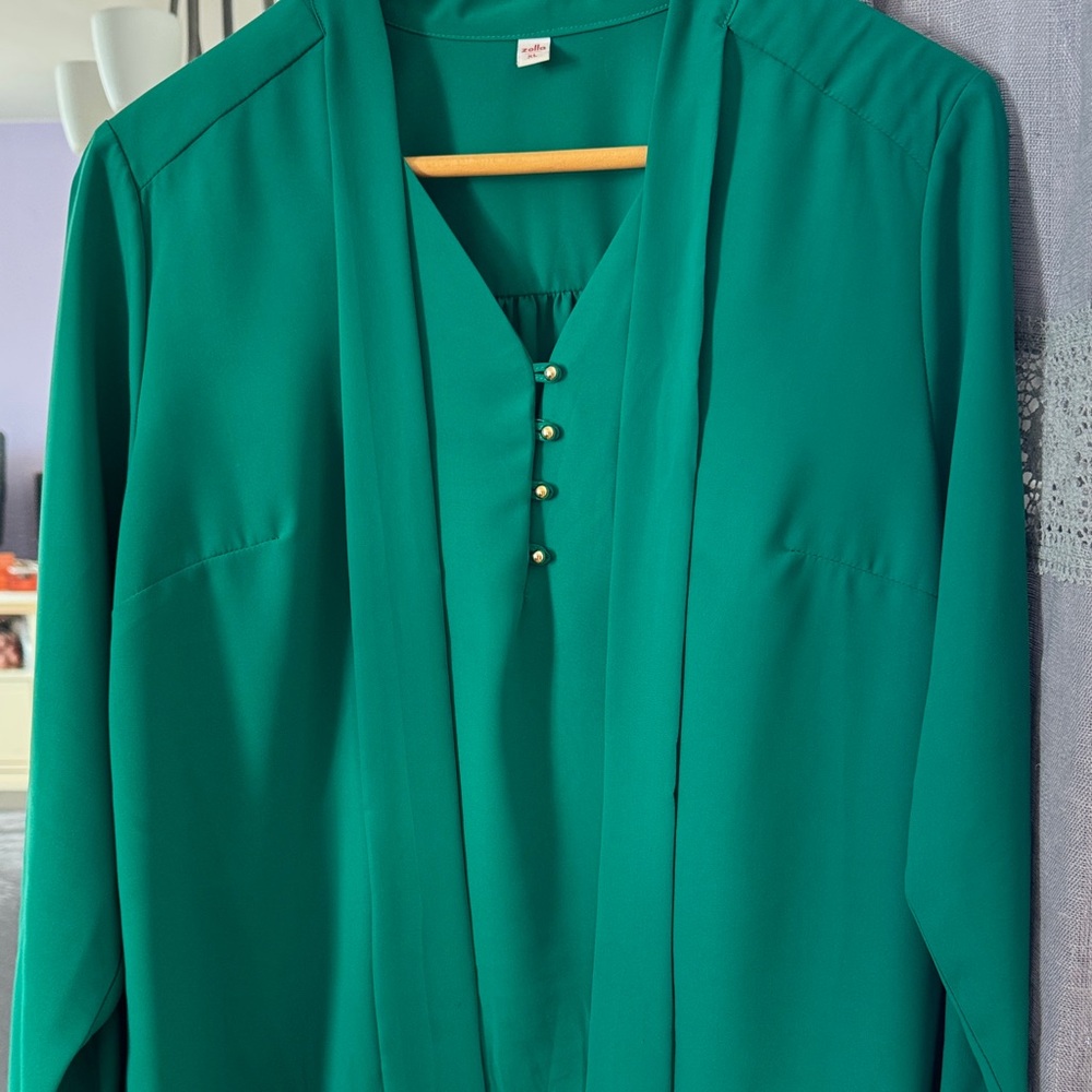 Elegant Green Women's Top